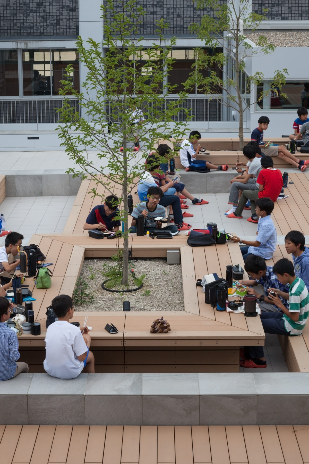 写真：東大寺学園 雑華ホール／サンガティ・スクエア（外観）