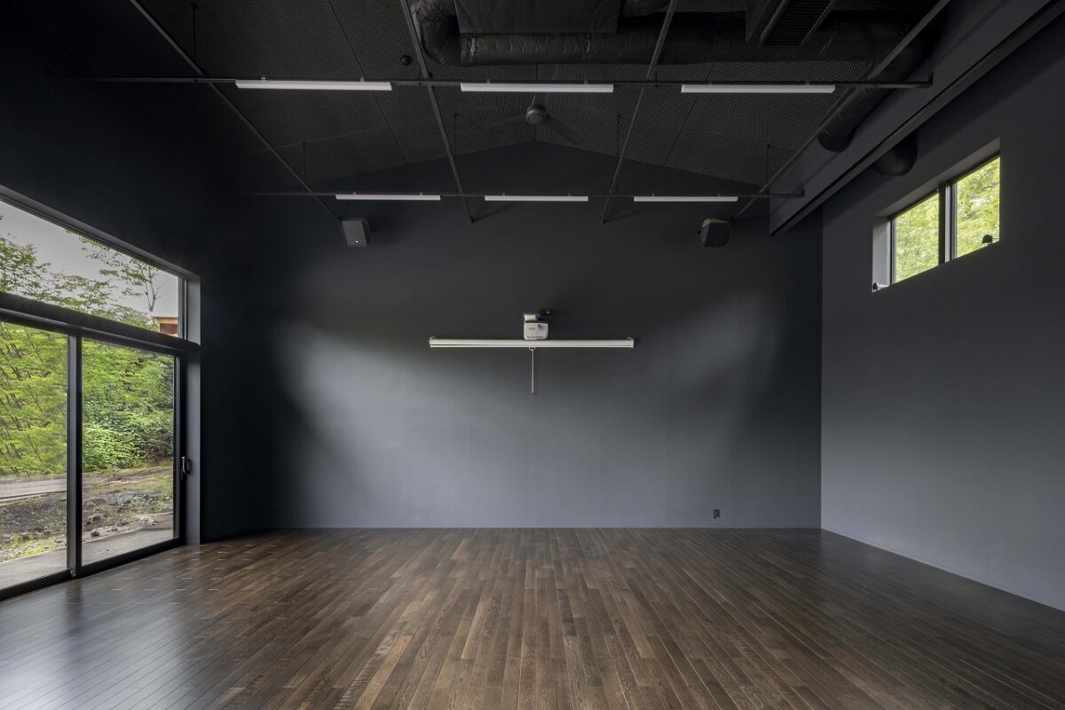 UWC ISAK JAPANの KICC(Koshiba Innovation & Creative Center)1階のFilm and Theater Classroom