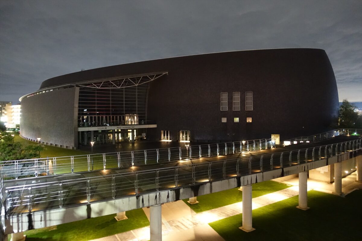 なら100年会館夜景外観